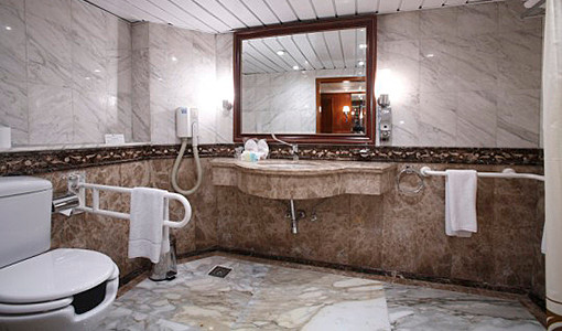 Amarco Bath: Handicap accessible