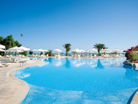 Movenpick Resort & Spa swimming pool