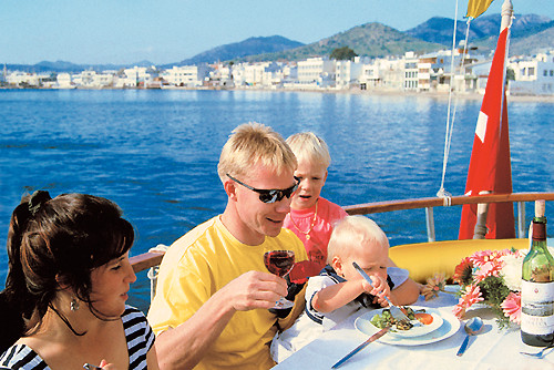 Very Family Friendly Children are welcomed on board 