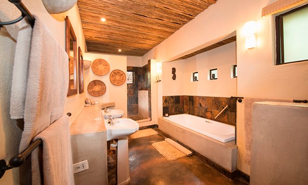 Mashatu Lodge (Main Camp) | Mashatu Game Reserve