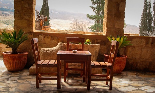Hyatt Zaman, Petra