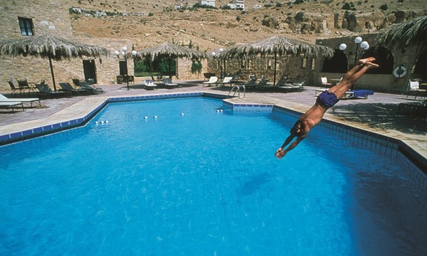 Hyatt Zaman, Petra
