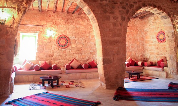Hyatt Zaman, Petra